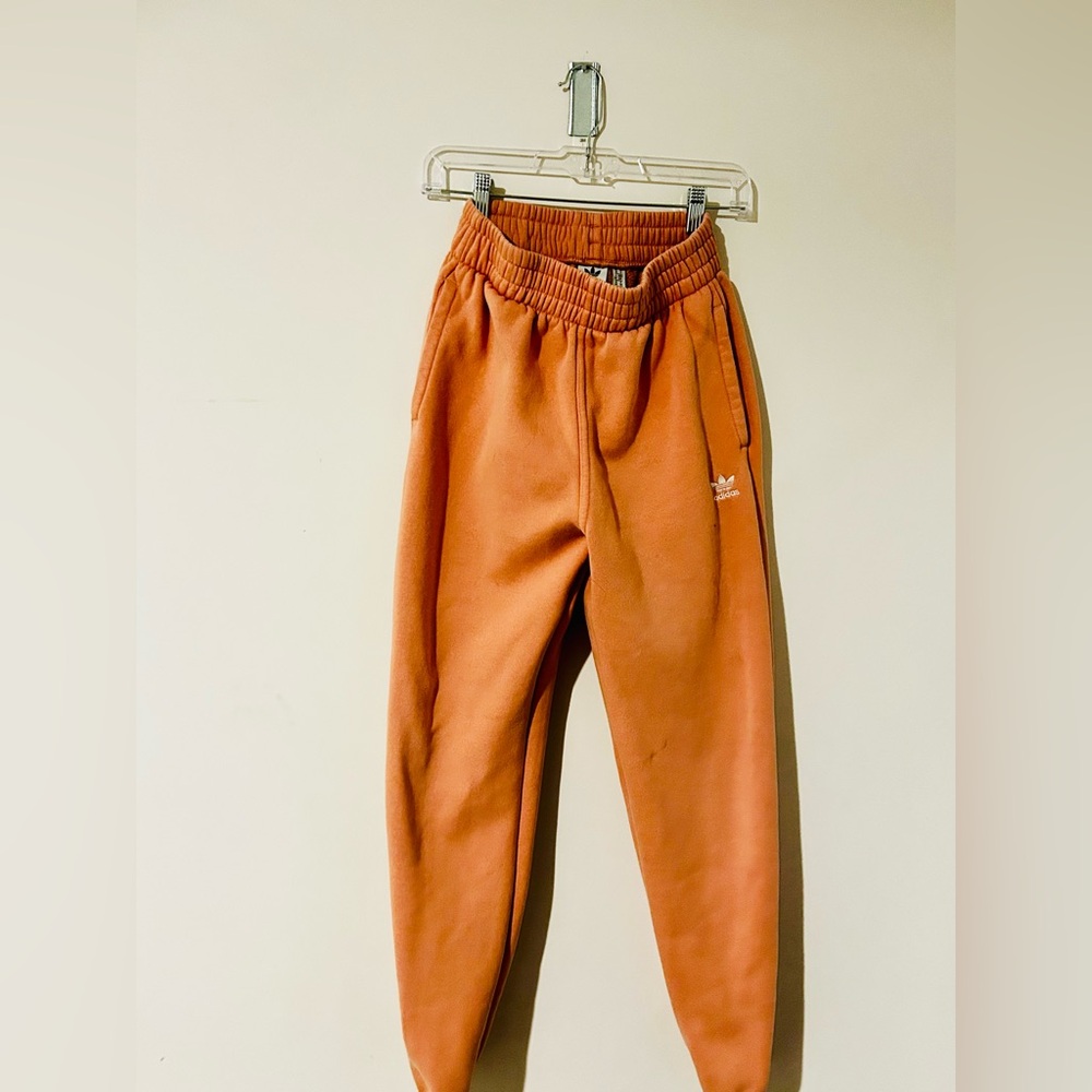 Adidas • Sweatpants • Salmon